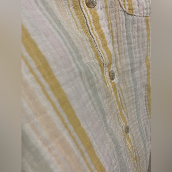 Universal Thread : 100% Cotton Women’s Button Down - Picture 7 of 11